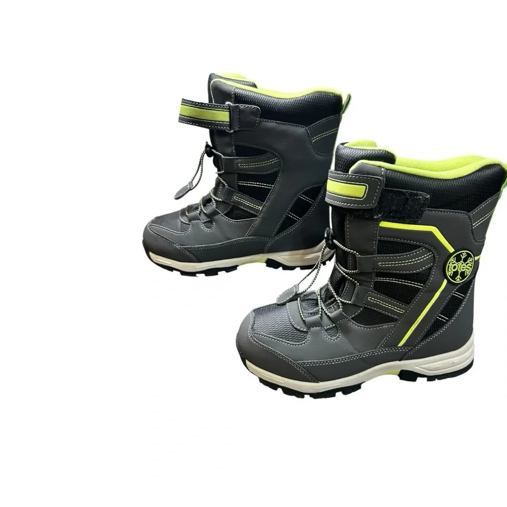 Totes Snow Boots | Women’s Size 8 | Black & Neon Gree - Picture 4 of 10